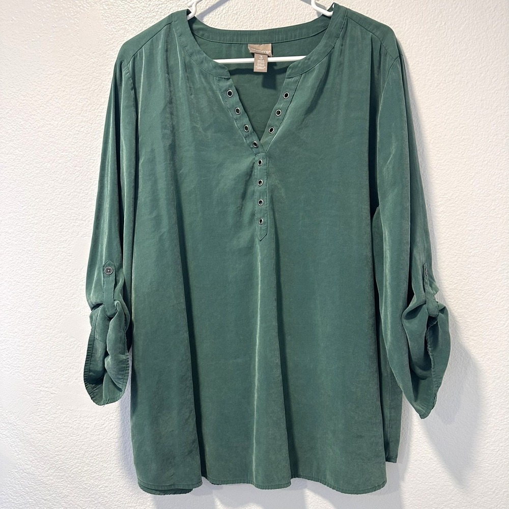 Chico's Women's Size-3 Top Green 3/4 Sleeve V-Neck Roll Tab Modal‎